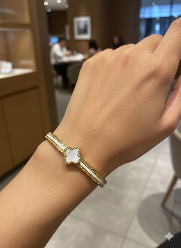 Dainty Floral Charm Bracelet